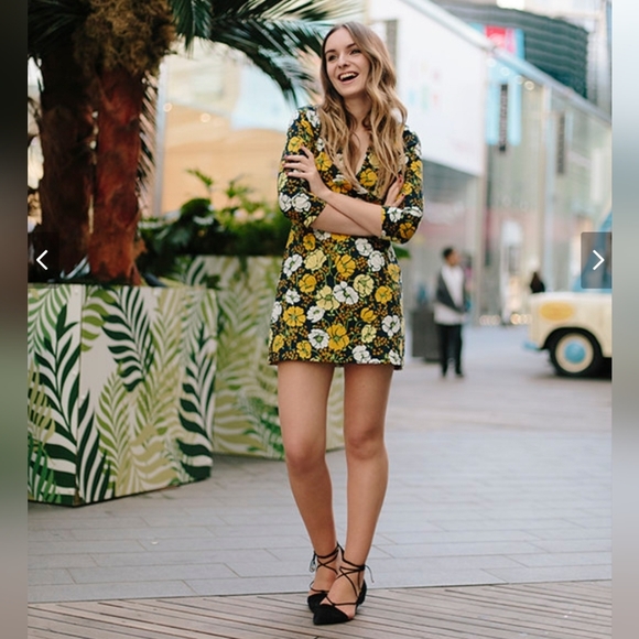 Zara Trafaluc 70s Retro Style Yellow Floral On Navy V-Neck 3/4 Sleeve Mini Dress - Picture 5 of 15